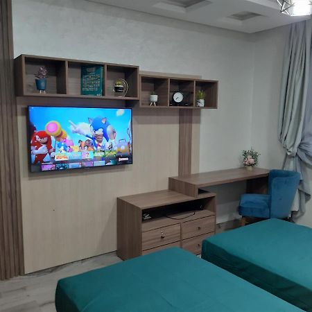 Appartement Pour Familles En Residence Avec Piscine Et Wifi Marrakesh Esterno foto